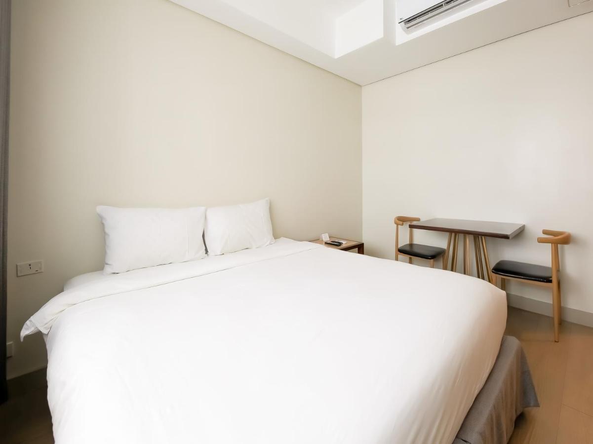 Capital O 804 The Residences At Bonifacio Civic Center 马尼拉 外观 照片