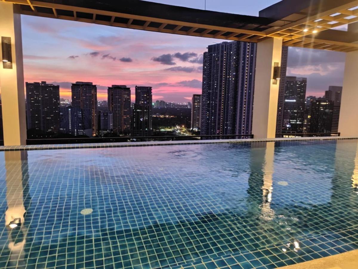 Capital O 804 The Residences At Bonifacio Civic Center 马尼拉 外观 照片