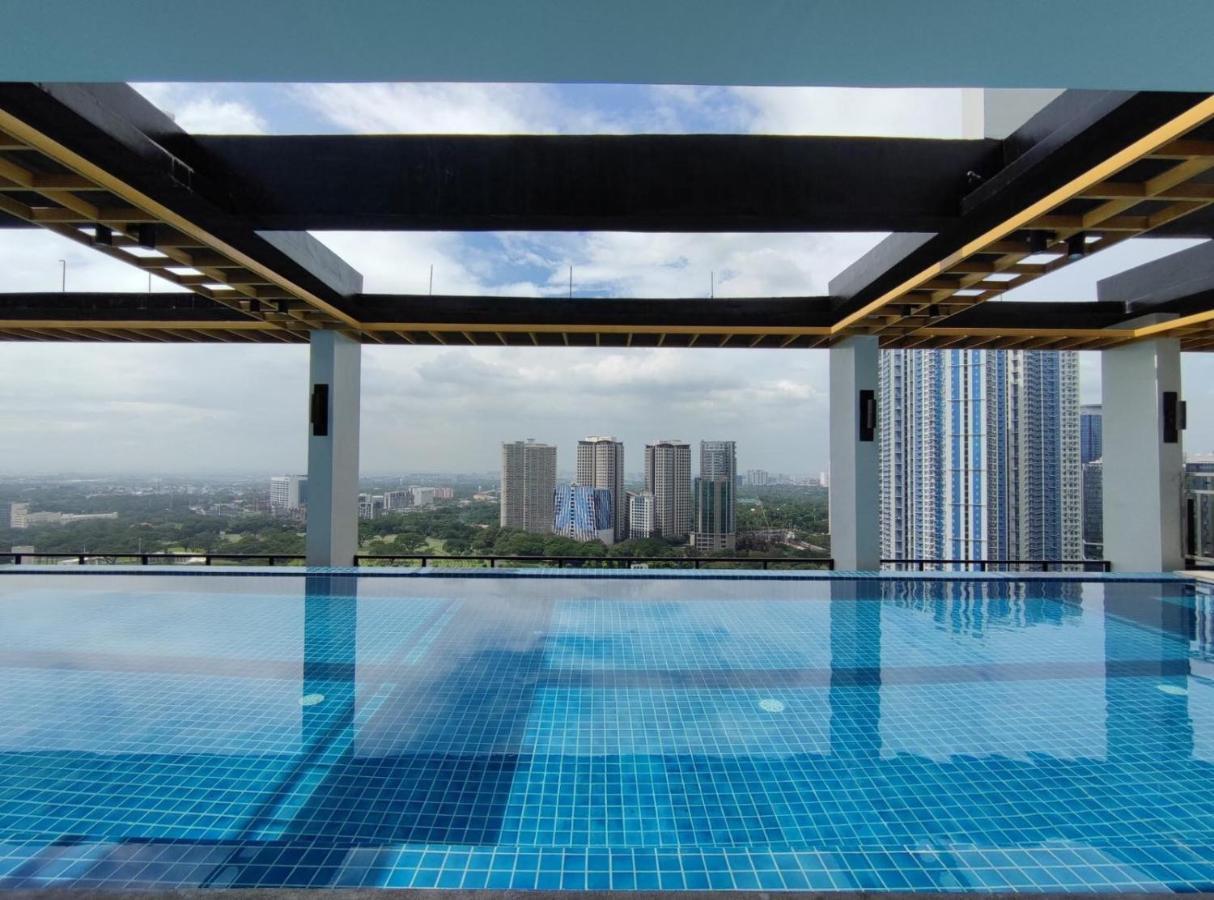 Capital O 804 The Residences At Bonifacio Civic Center 马尼拉 外观 照片