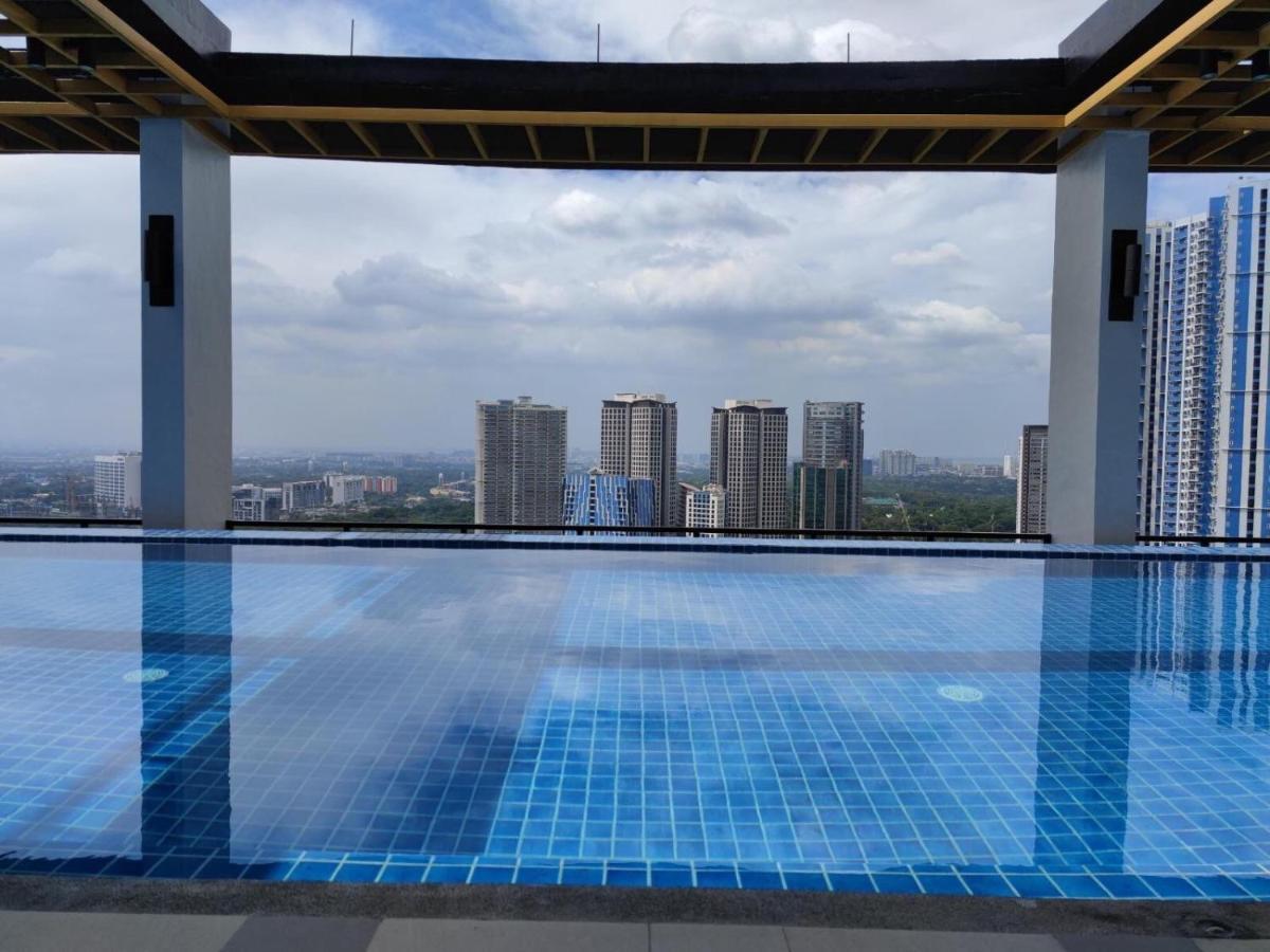 Capital O 804 The Residences At Bonifacio Civic Center 马尼拉 外观 照片