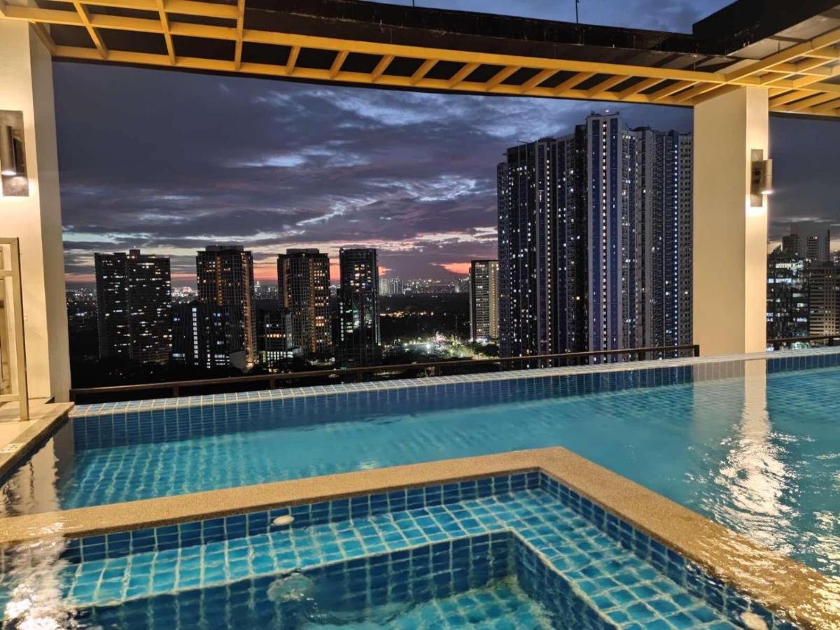 Capital O 804 The Residences At Bonifacio Civic Center 马尼拉 外观 照片